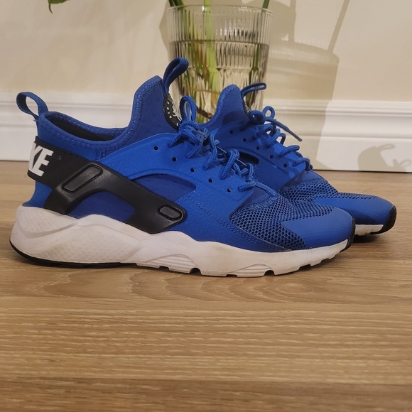 Nike Huracanache Blue Athletic Sneakers - Picture 7 of 10